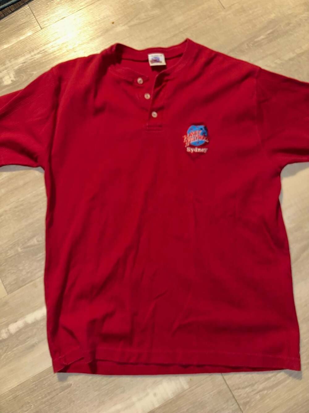 Planet Hollywood Sydney Henley Size L Red Ribbed Short Sleeve Shirt